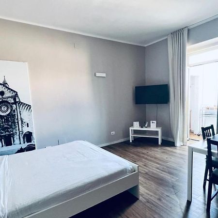 Central Station Apartment Bari Bagian luar foto